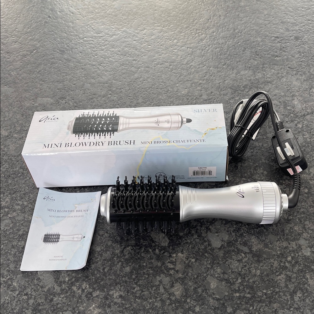 Aria Beauty Mini Blowdry Brush combo blow dryer + round brush in silver - Picture 5 of 8